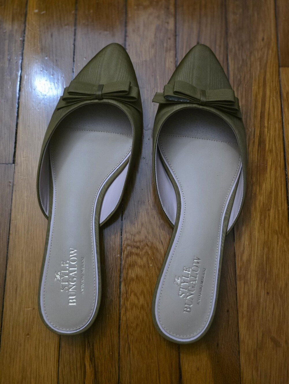 Antonio Melani Olive Green Pointed Toe Bow Mule - Picture 3 of 4